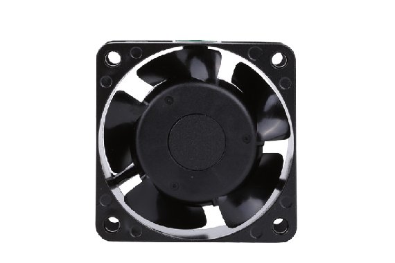 <b>光伏逆變器行業(yè)發(fā)展迅速,進一步拓寬三巨電機散熱風扇應(yīng)用空間</b>